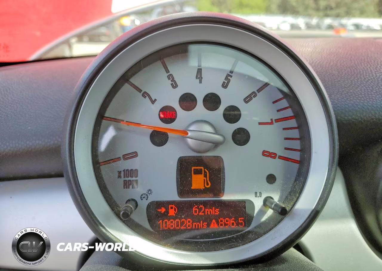 2009 Mini Cooper VIN:WMWMF335X9TU70411 - 9