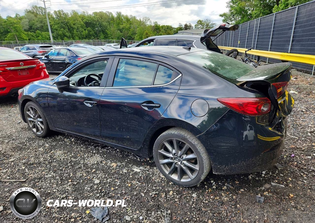2018 Mazda 3 Touring VIN:3MZBN1V30JM270313 - 2
