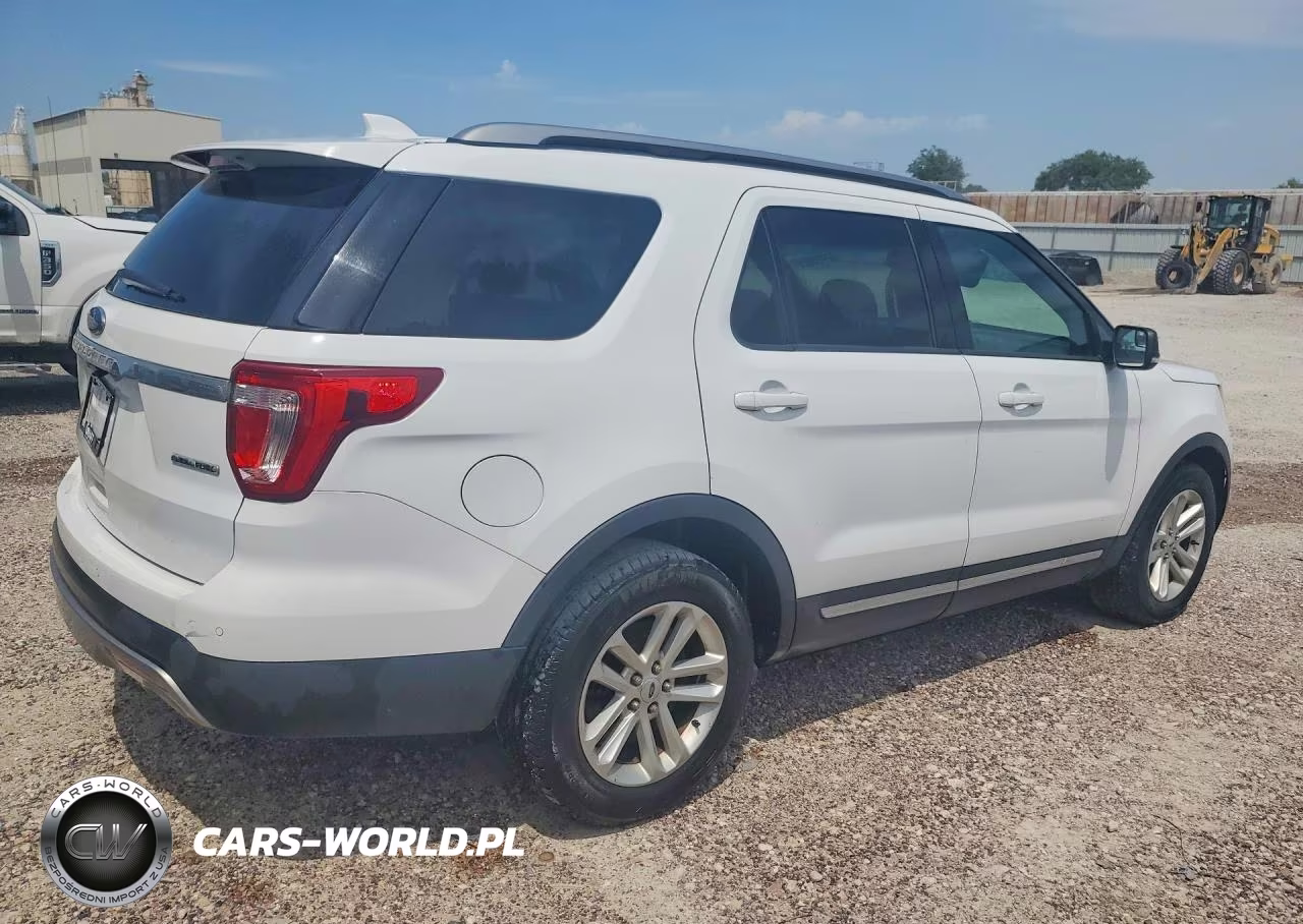 2016 Ford Explorer Xlt VIN:1FM5K7D83GGC60642 - 3
