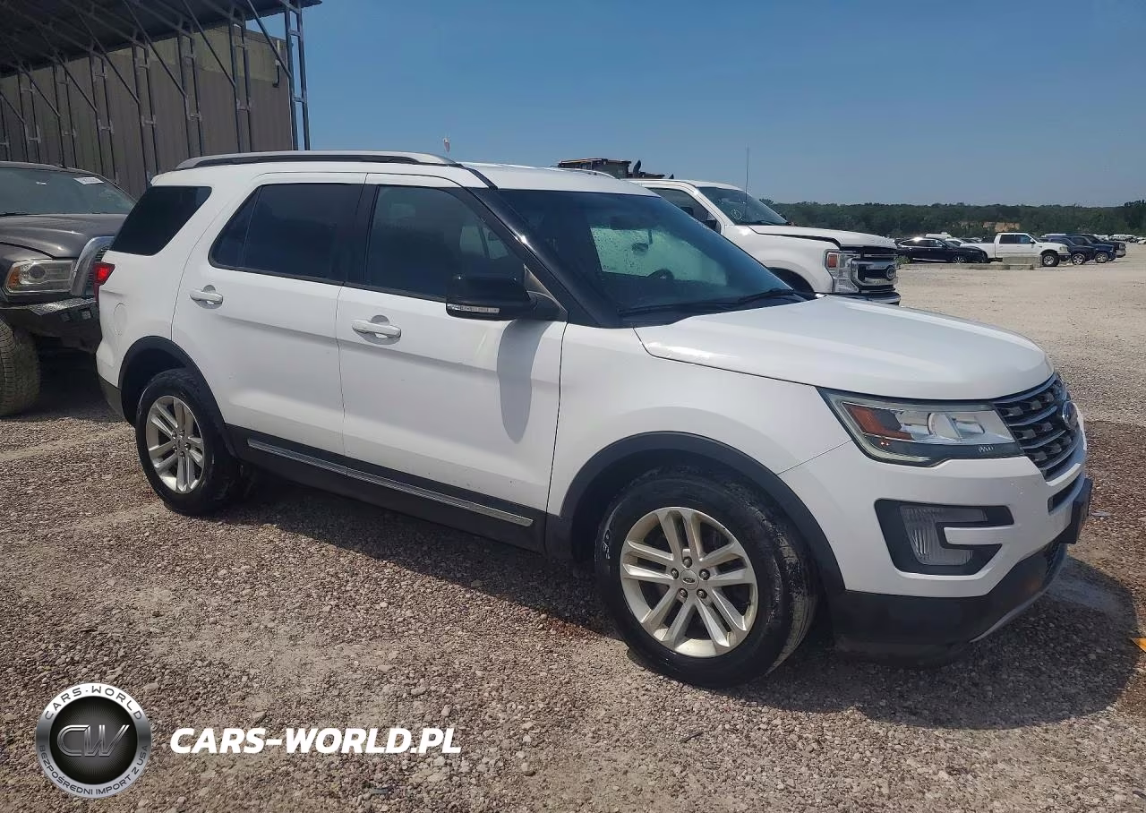 2016 Ford Explorer Xlt VIN:1FM5K7D83GGC60642 - 4