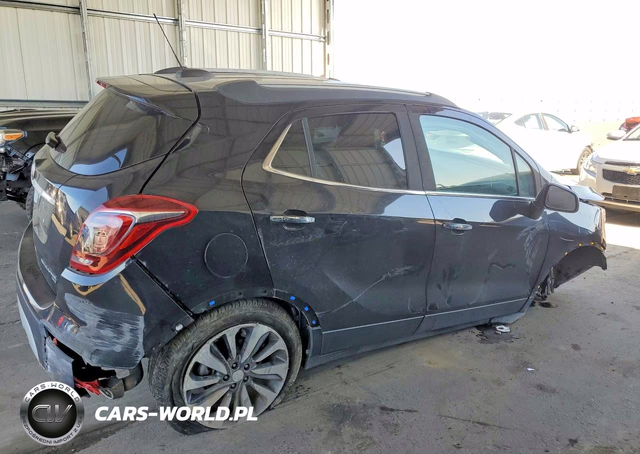 2022 Buick Encore Preferred VIN:KL4CJESM5NB563008 - 3