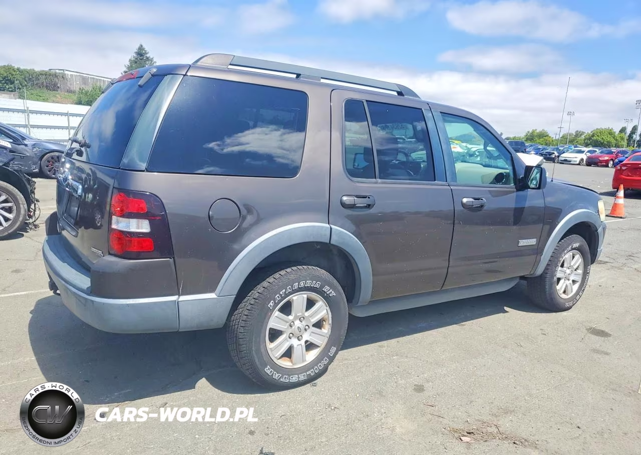 2007 Ford Explorer Xlt VIN:1FMEU63E97UA85293 - 3