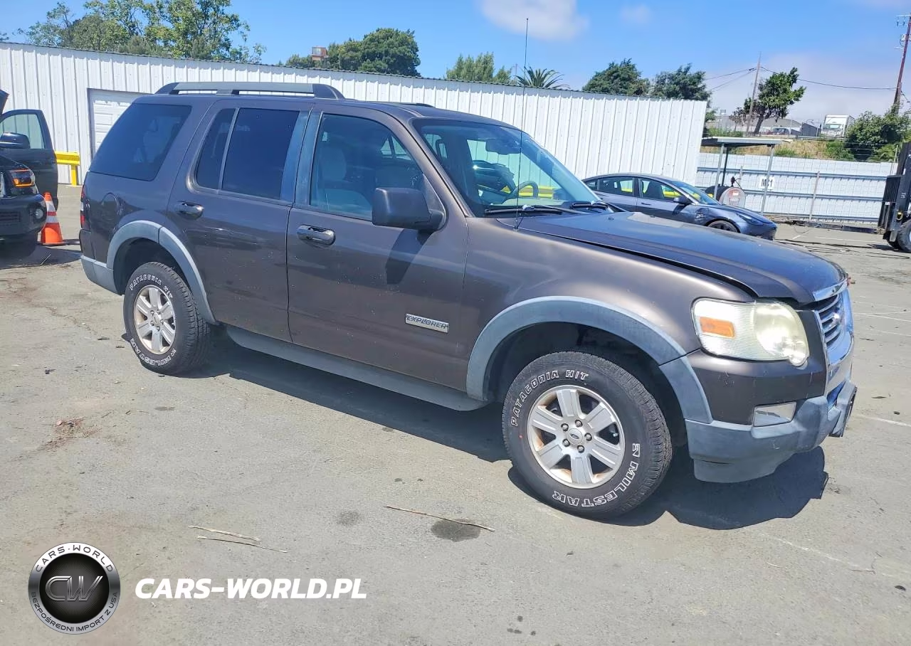 2007 Ford Explorer Xlt VIN:1FMEU63E97UA85293 - 4