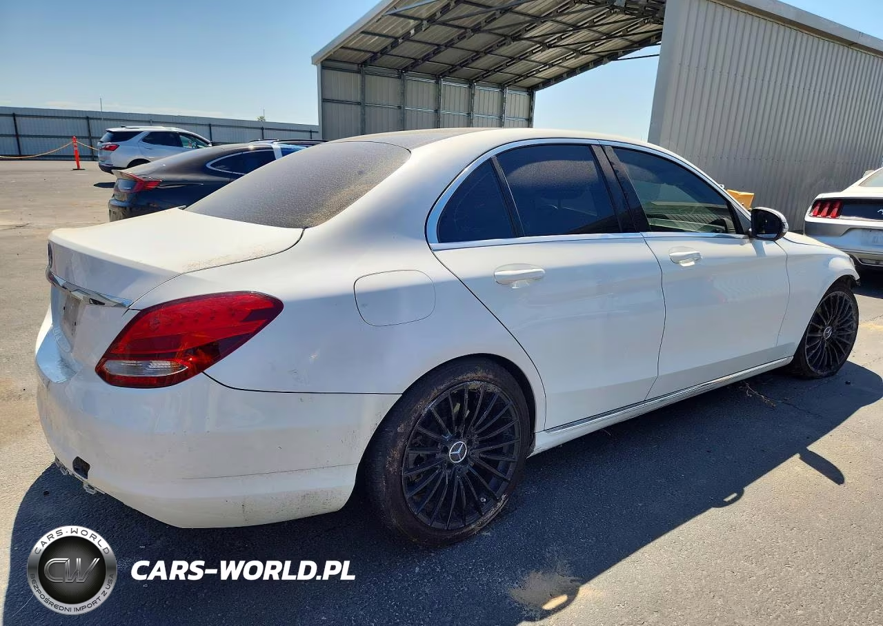 2016 Mercedes-Benz C 300 VIN:55SWF4JB8GU144261 - 3