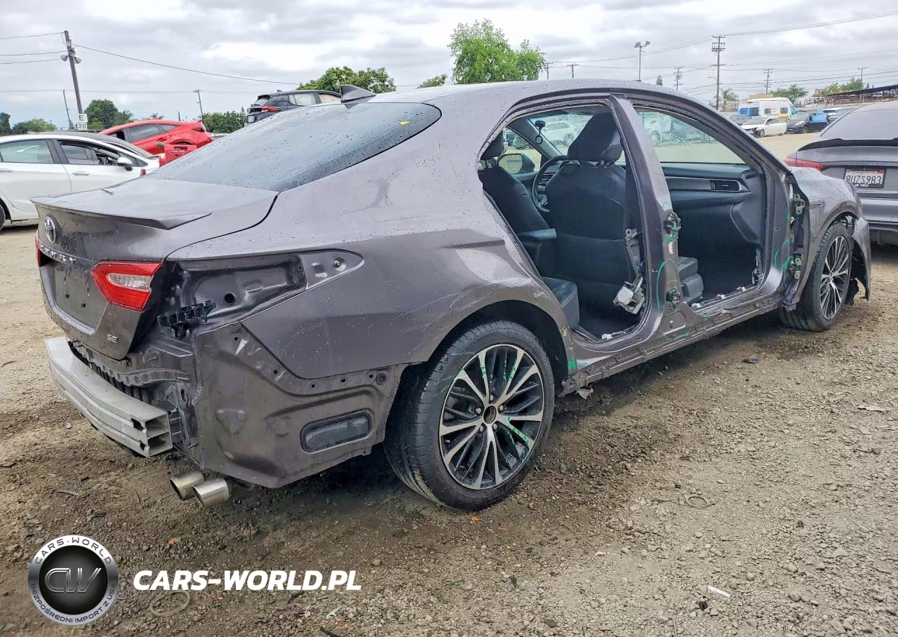 2020 Toyota Camry Se VIN:4T1G11AK2LU885473 - 3