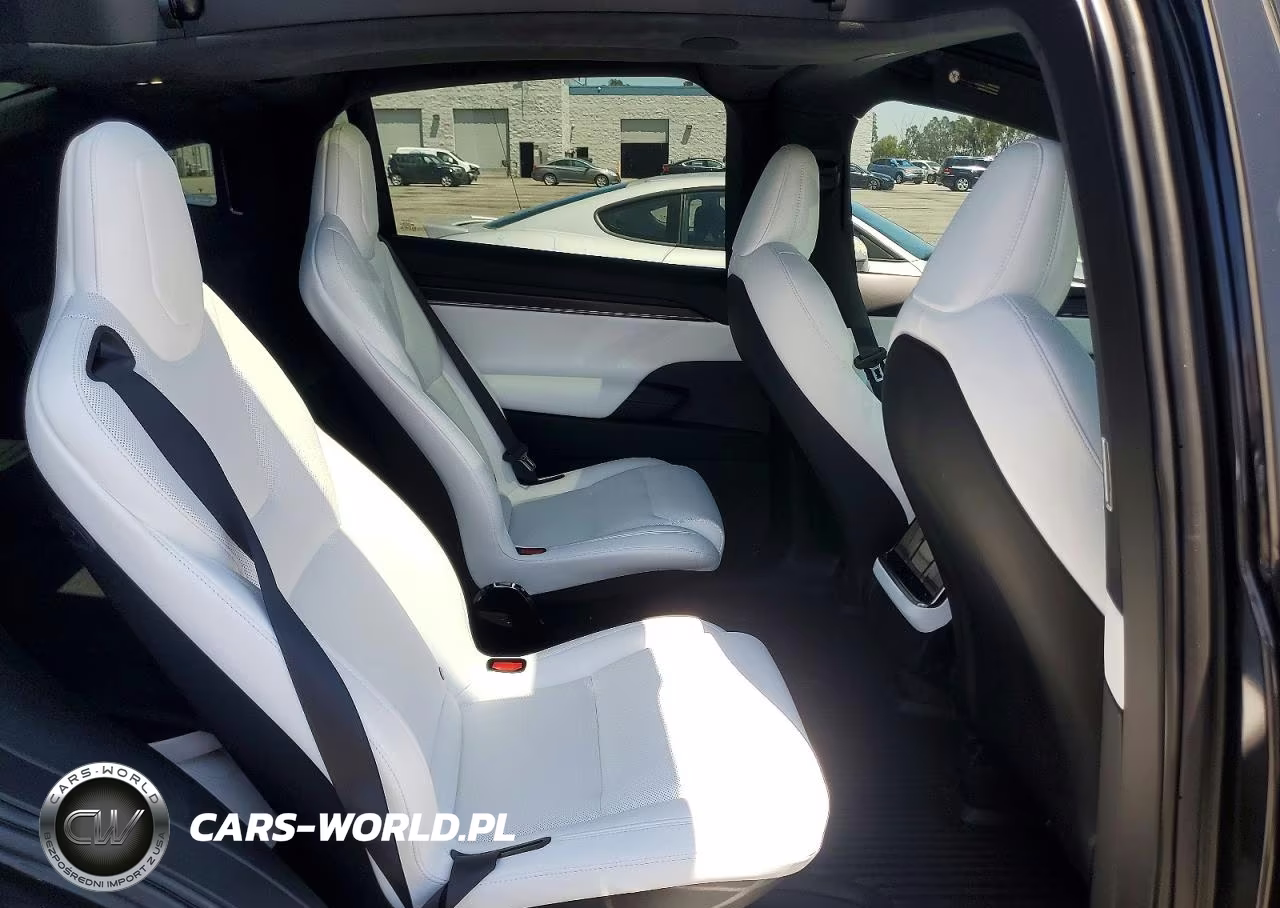 2026 Tesla Model X VIN:7SAXCBE60TF481391 - 10