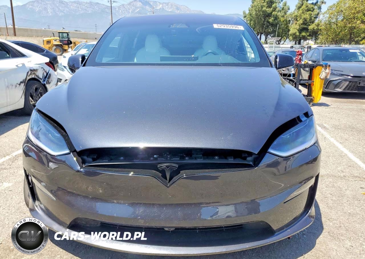 2026 Tesla Model X VIN:7SAXCBE60TF481391 - 5