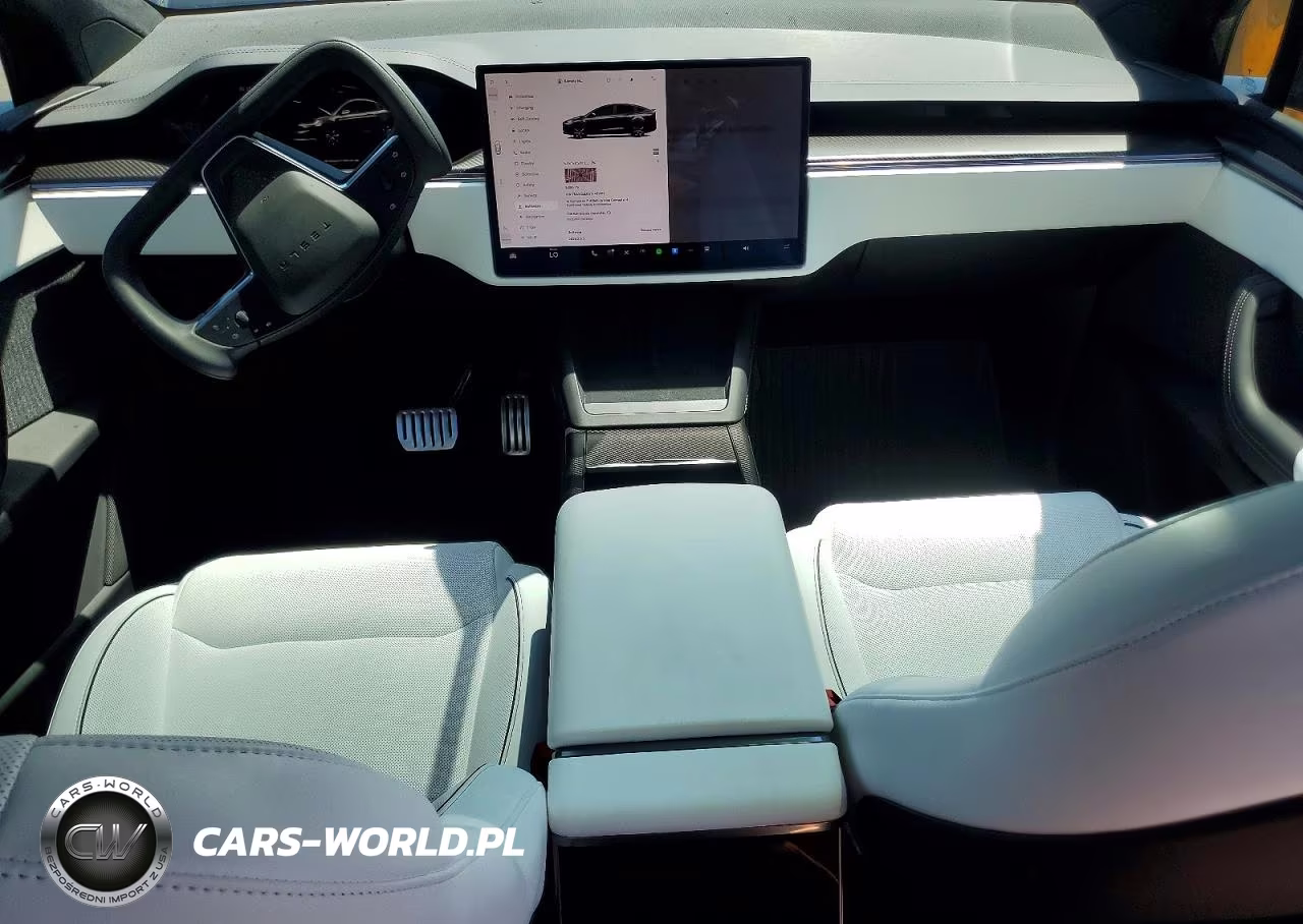 2026 Tesla Model X VIN:7SAXCBE60TF481391 - 8
