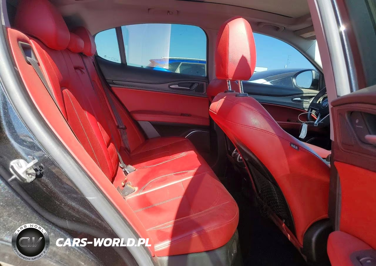 2018 Alfa Romeo Stelvio Ti VIN:ZASFAKBNXJ7B71396 - 11