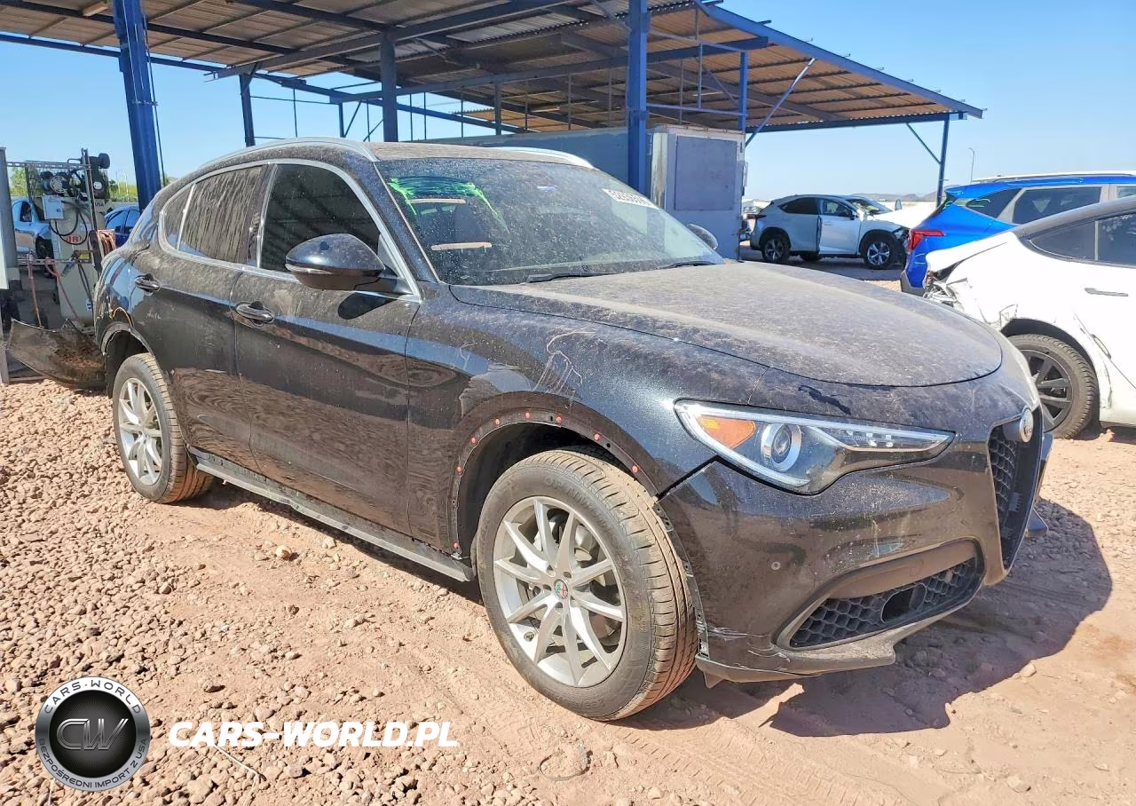 2018 Alfa Romeo Stelvio Ti VIN:ZASFAKBNXJ7B71396 - 4