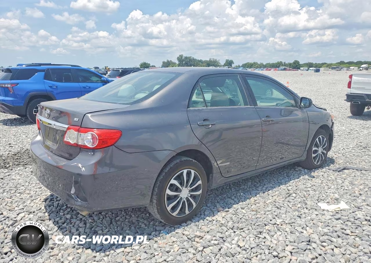 2013 Toyota Corolla Le VIN:5YFBU4EE4DP164663 - 3