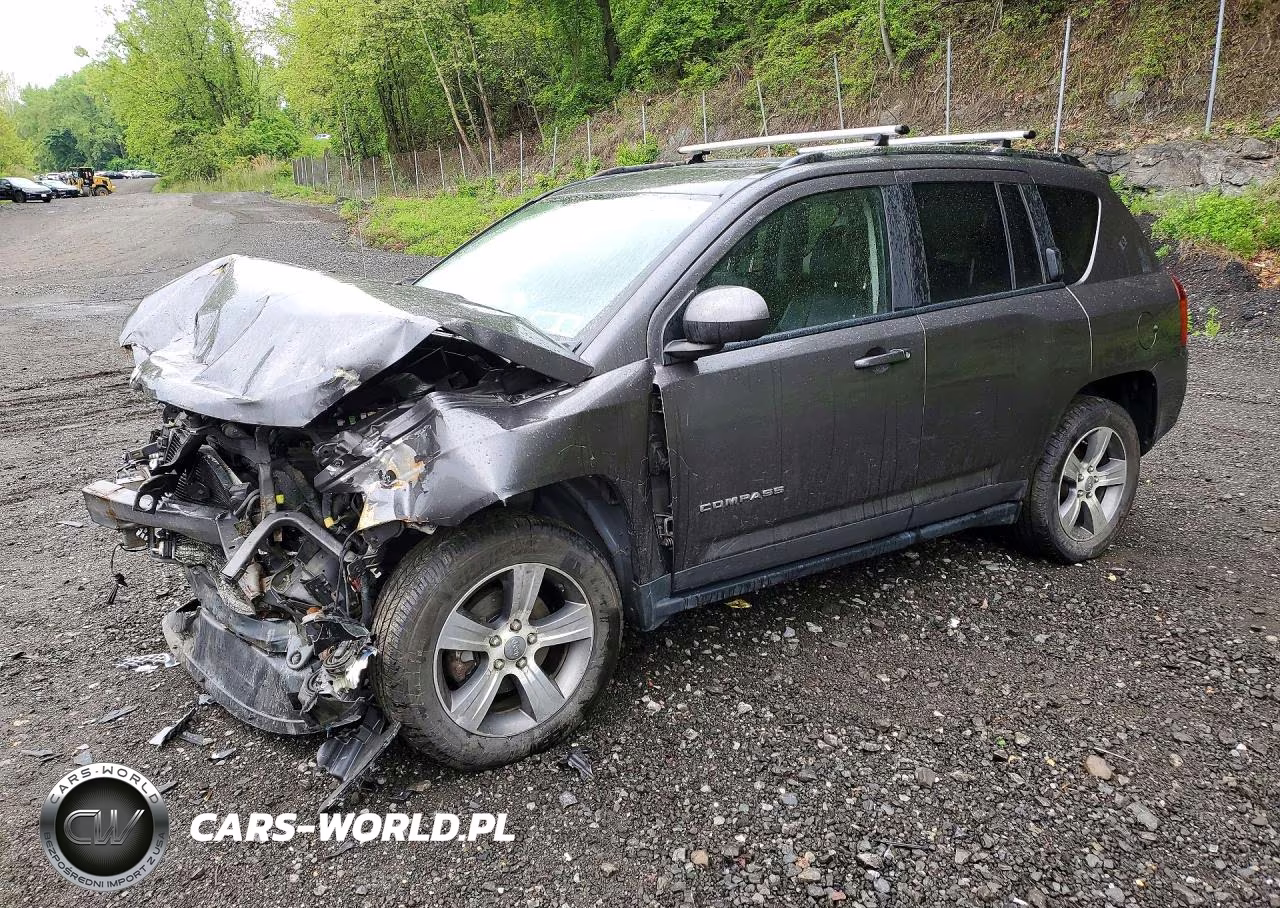 2016 Jeep Compass Latitude – zdjęcie 1 z 13