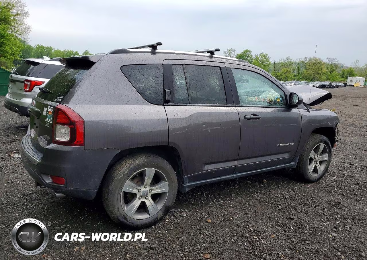 2016 Jeep Compass Latitude VIN:1C4NJDEB2GD696612 - 3