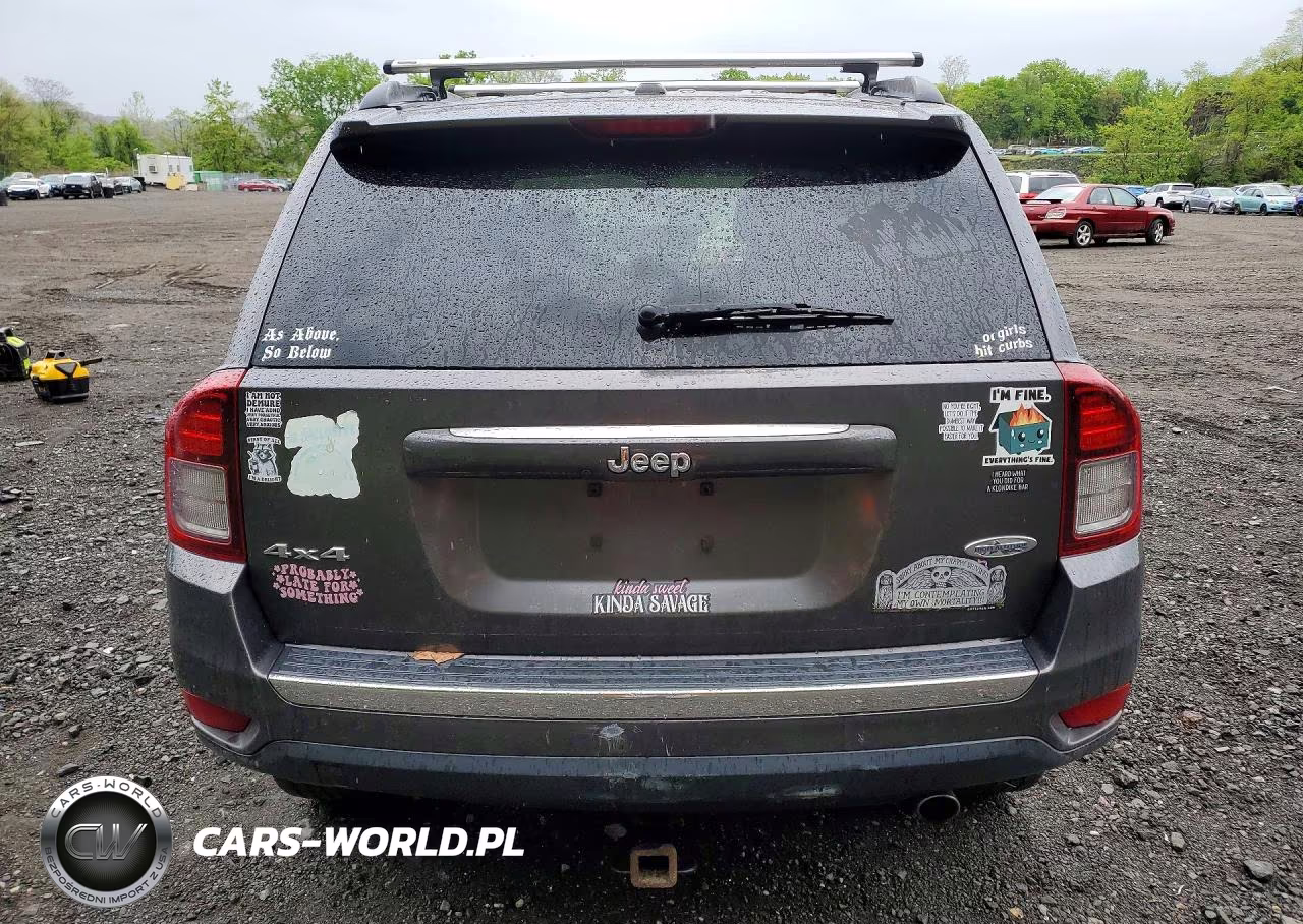 2016 Jeep Compass Latitude VIN:1C4NJDEB2GD696612 - 6