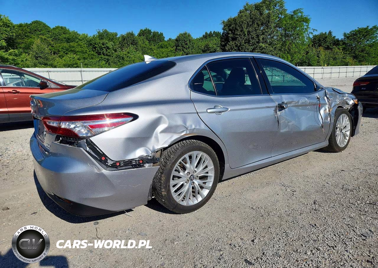 2020 Toyota Camry Xle VIN:4T1F31AK1LU530073 - 3