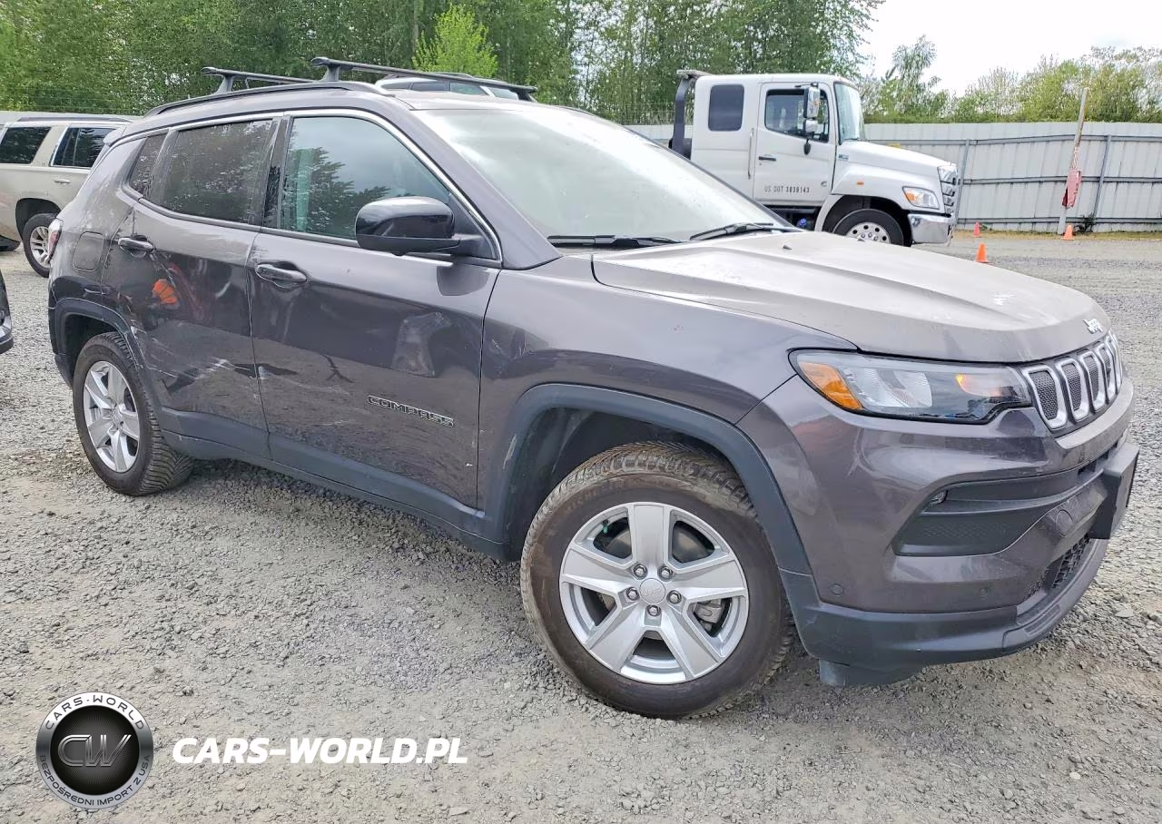 2022 Jeep Compass Latitude VIN:3C4NJDBBXNT122982 - 4