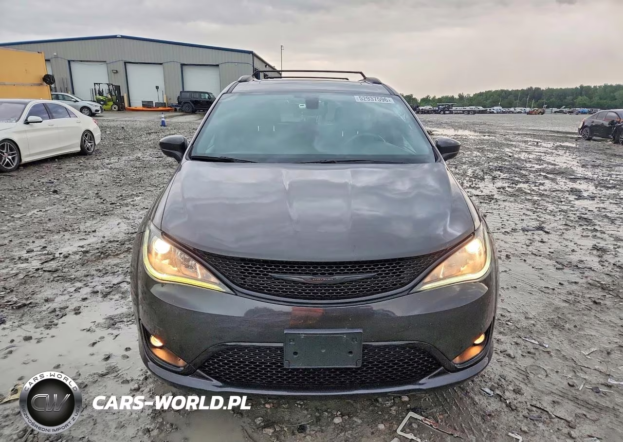 2020 Chrysler Pacifica Touring VIN:2C4RC1BG7LR111301 - 5