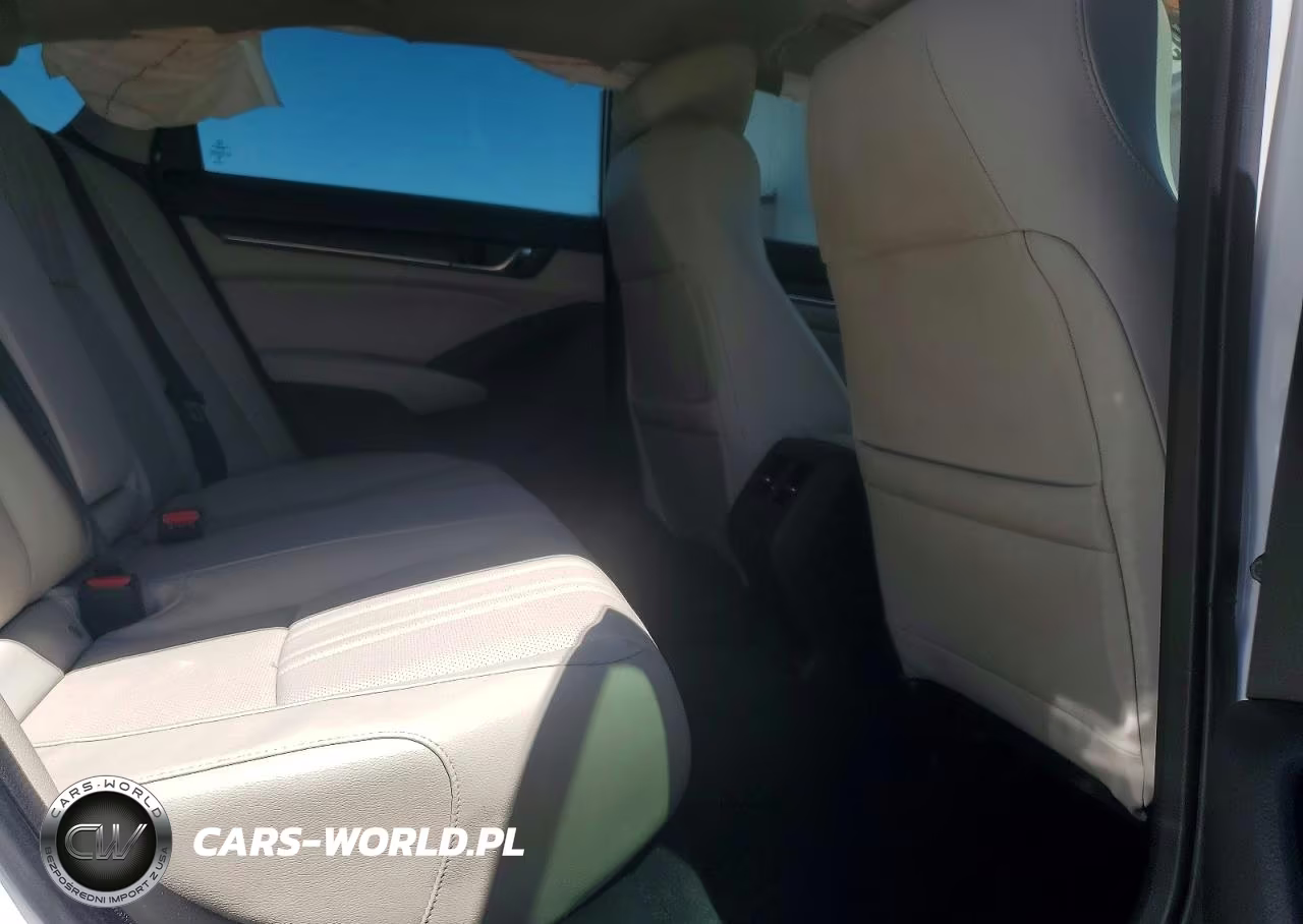 2018 Honda Accord Touring VIN:1HGCV1F98JA034338 - 10