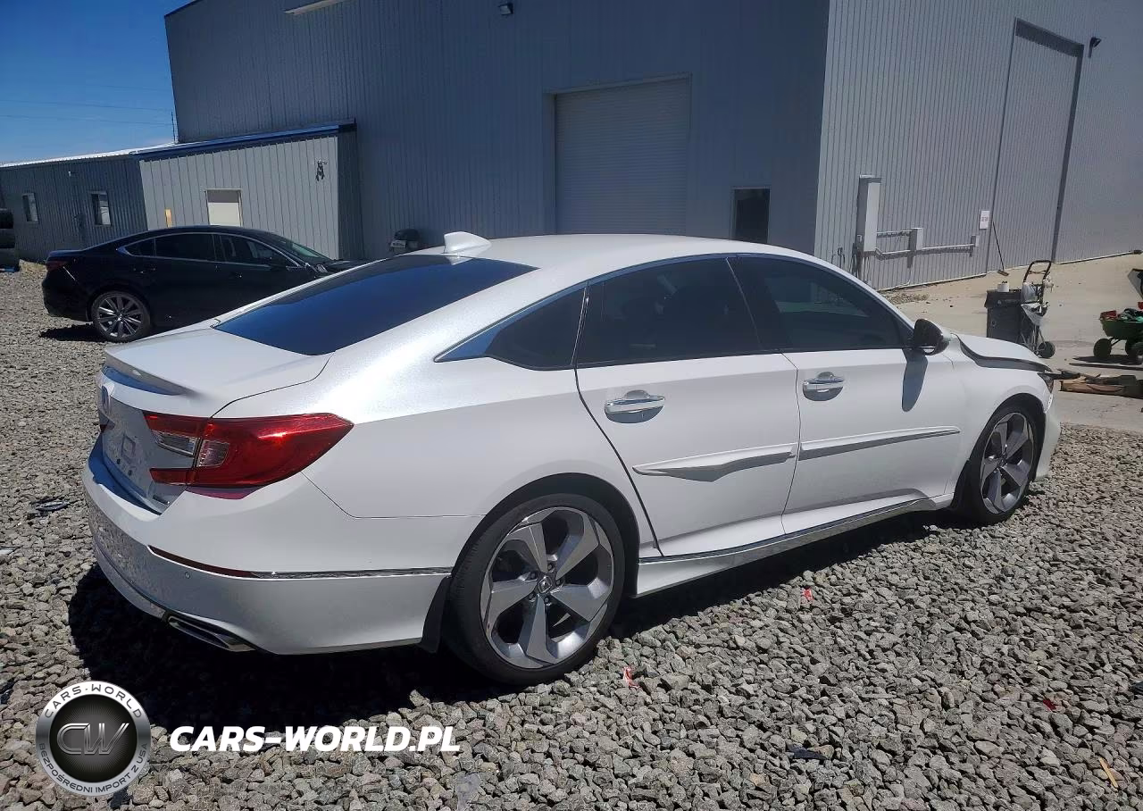 2018 Honda Accord Touring VIN:1HGCV1F98JA034338 - 3