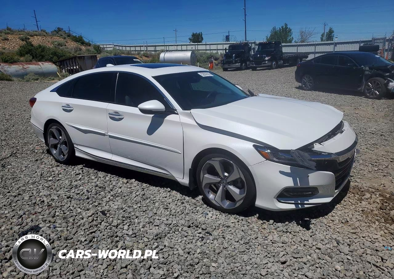 2018 Honda Accord Touring VIN:1HGCV1F98JA034338 - 4