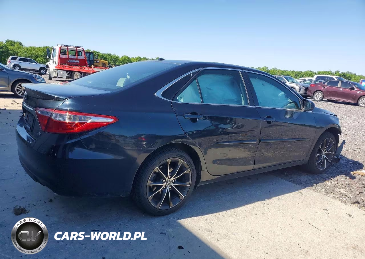 2015 Toyota Camry Xse VIN:4T1BF1FK8FU109812 - 3