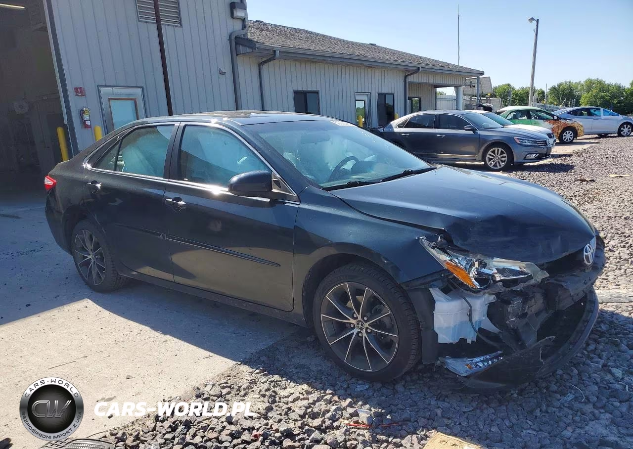 2015 Toyota Camry Xse VIN:4T1BF1FK8FU109812 - 4