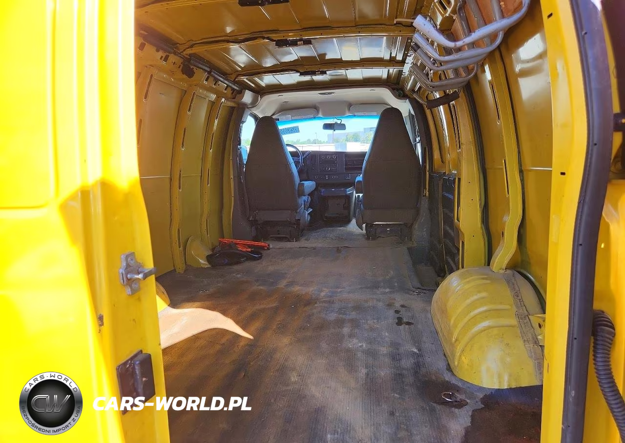 2021 GMC Savana 2500 Cargo Van VIN:1GTW7AFP7M1176138 - 10
