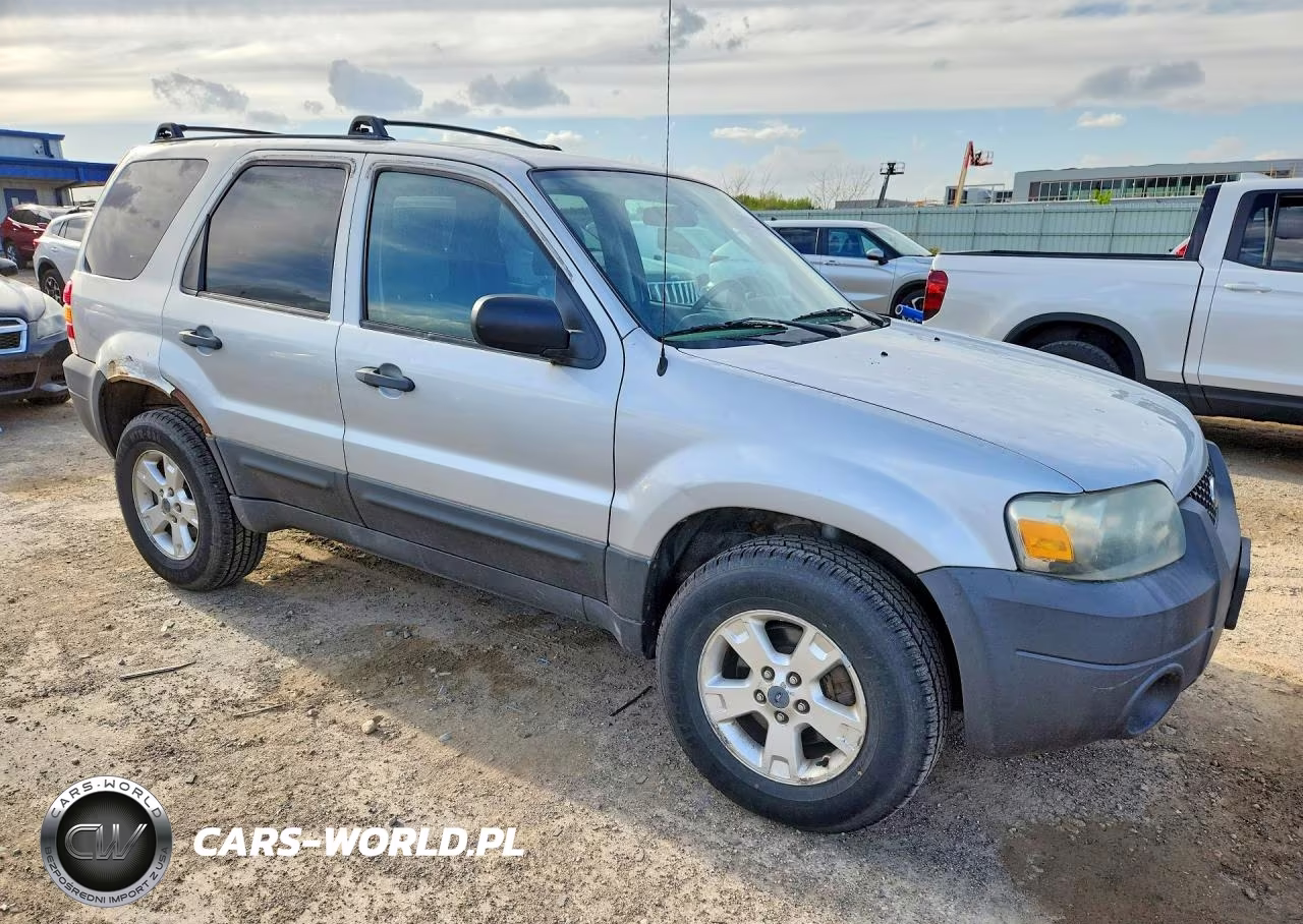 2007 Ford Escape Xlt VIN:1FMYU93127KA28991 - 4