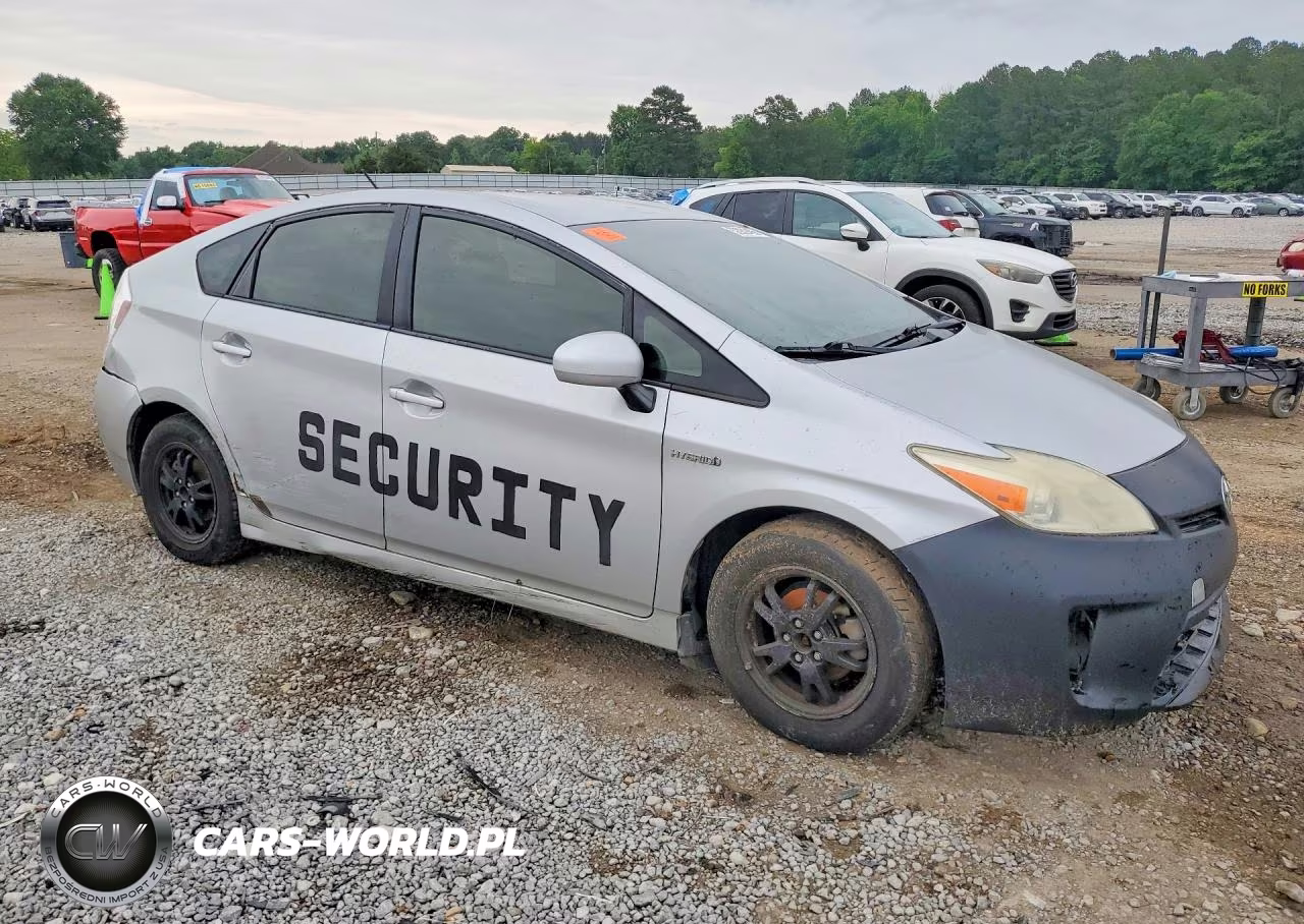2013 Toyota Prius Two VIN:JTDKN3DU8D5558292 - 4