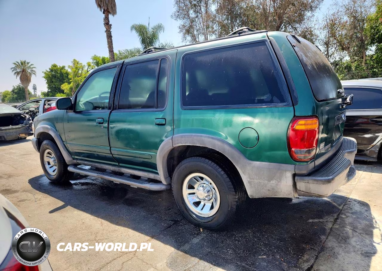 2000 Ford Explorer Xls VIN:1FMZU62X9YZC31135 - 2