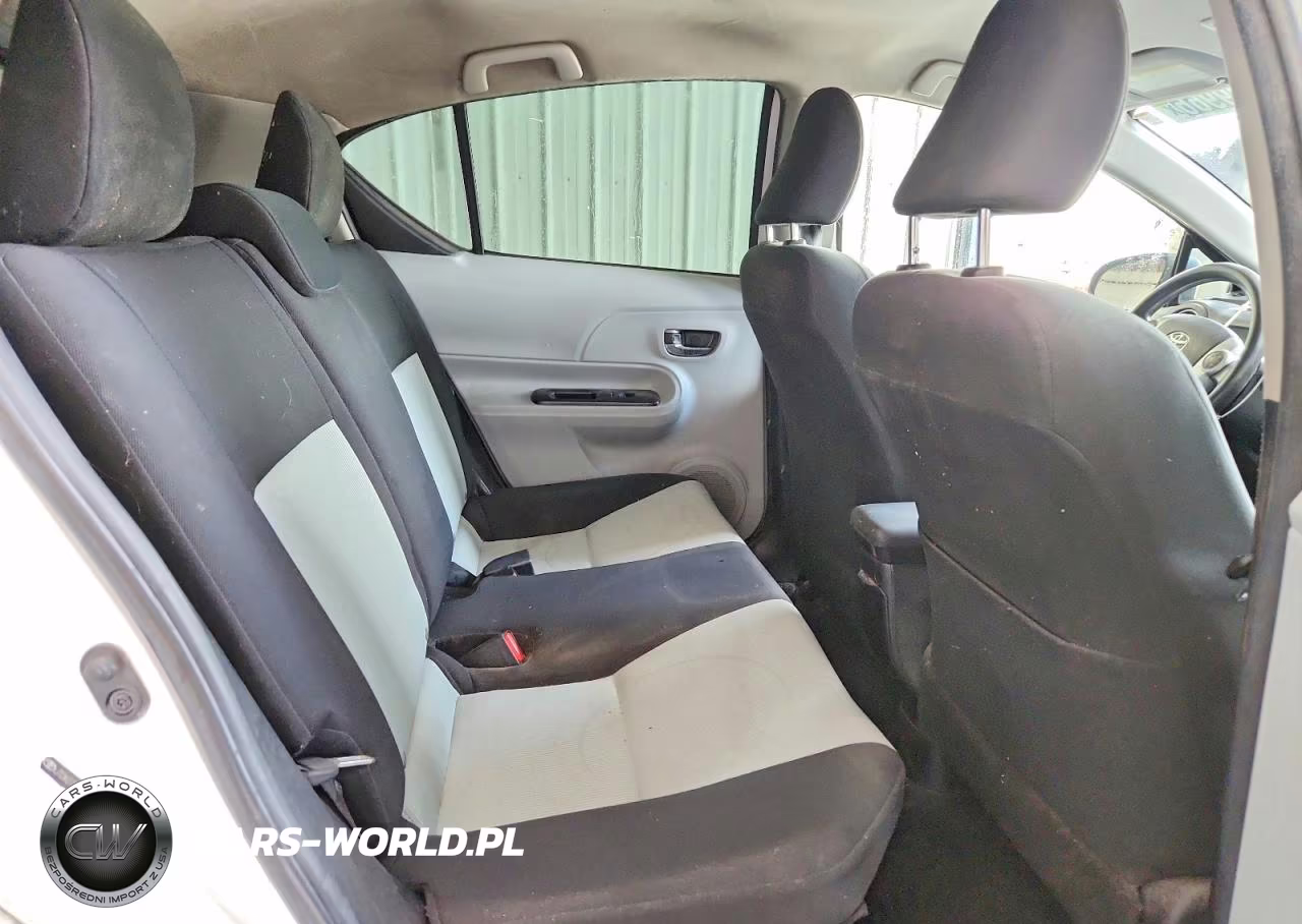 2012 Toyota Prius C Three VIN:JTDKDTB34C1524286 - 10