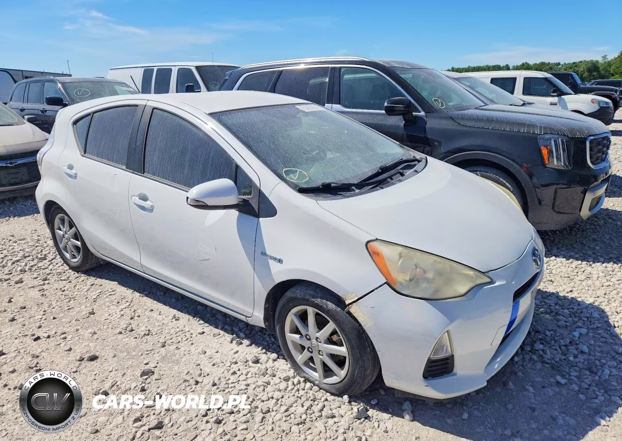 2012 Toyota Prius C Three VIN:JTDKDTB34C1524286 - 4
