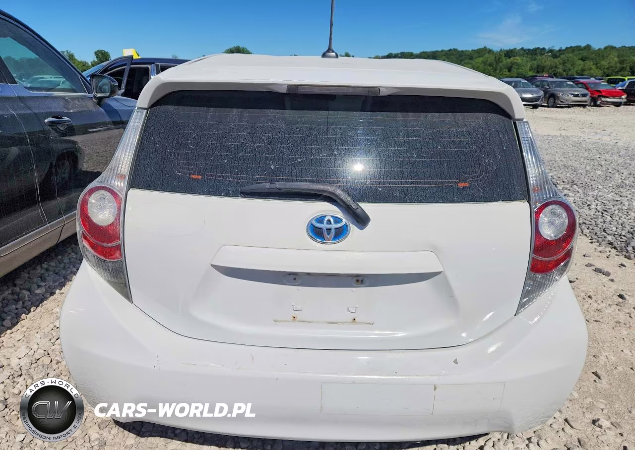 2012 Toyota Prius C Three VIN:JTDKDTB34C1524286 - 6
