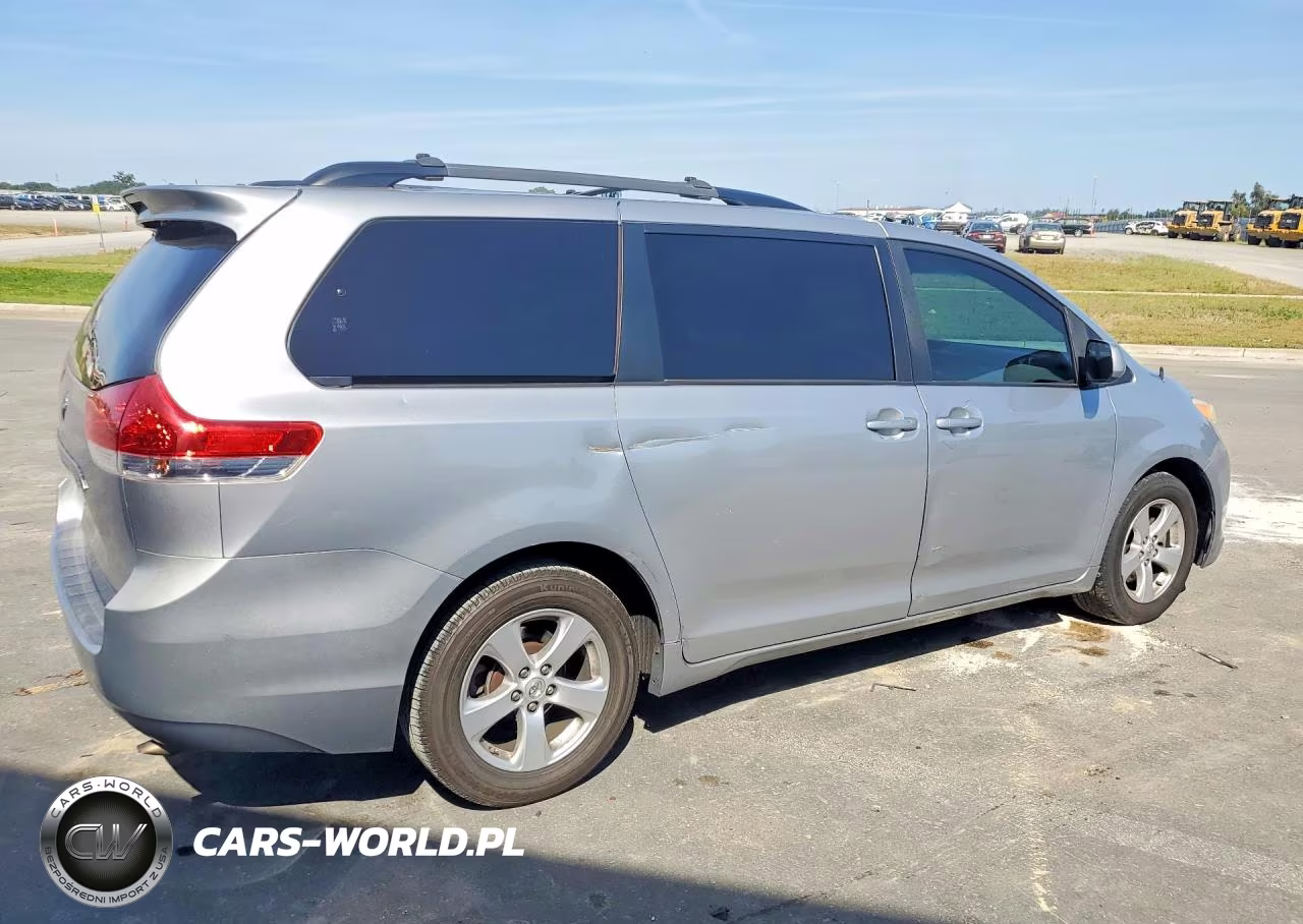 2014 Toyota Sienna Le VIN:5TDKK3DC3ES451341 - 3