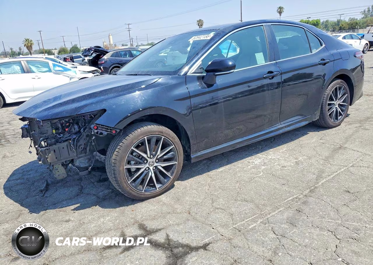 2022 Toyota Camry Hybrid Se – zdjęcie 1 z 13