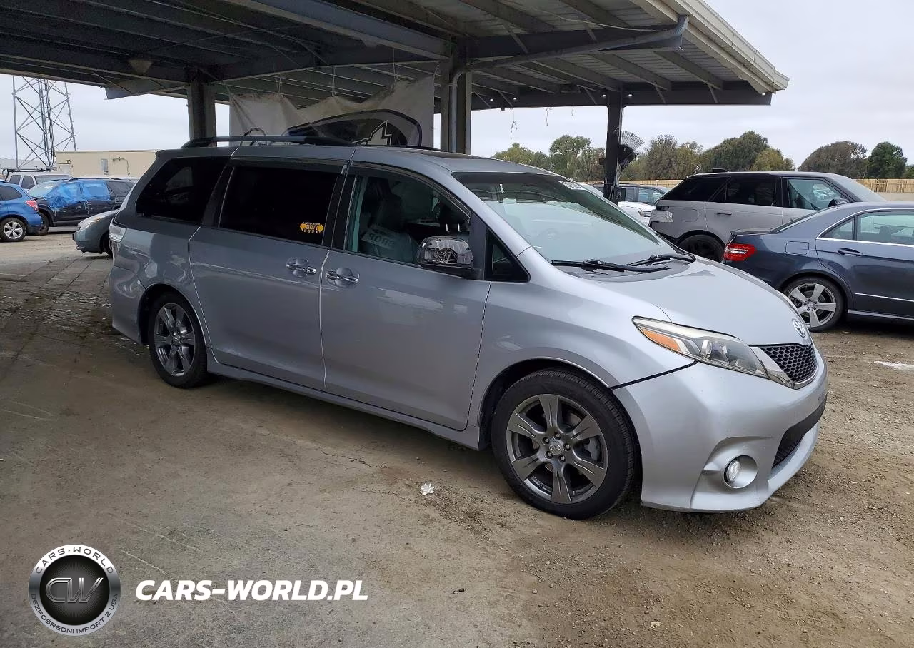 2017 Toyota Sienna Se VIN:5TDXZ3DCXHS877632 - 4