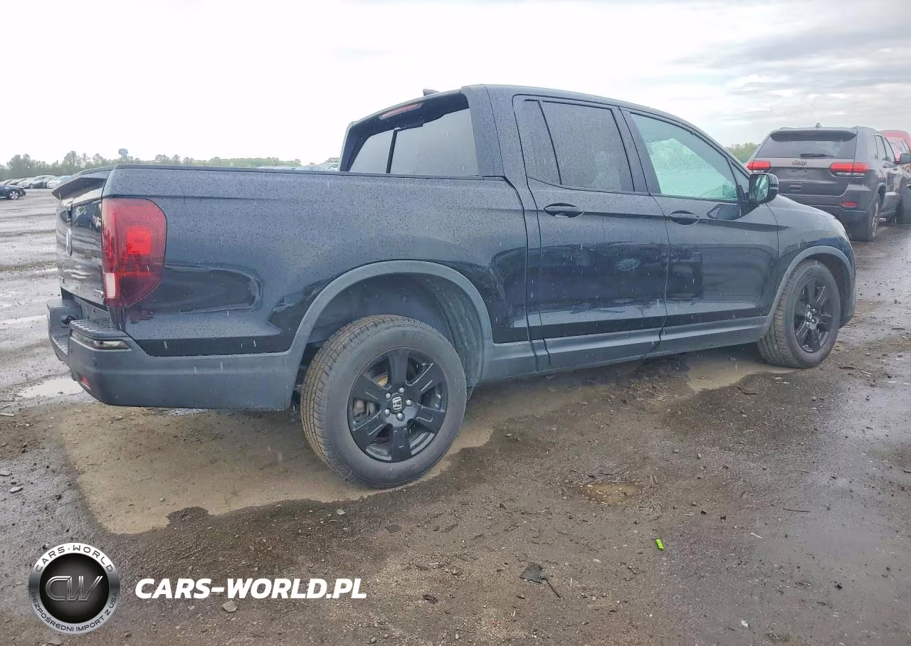 2018 Honda Ridgeline Black Edition VIN:5FPYK3F82JB012673 - 3