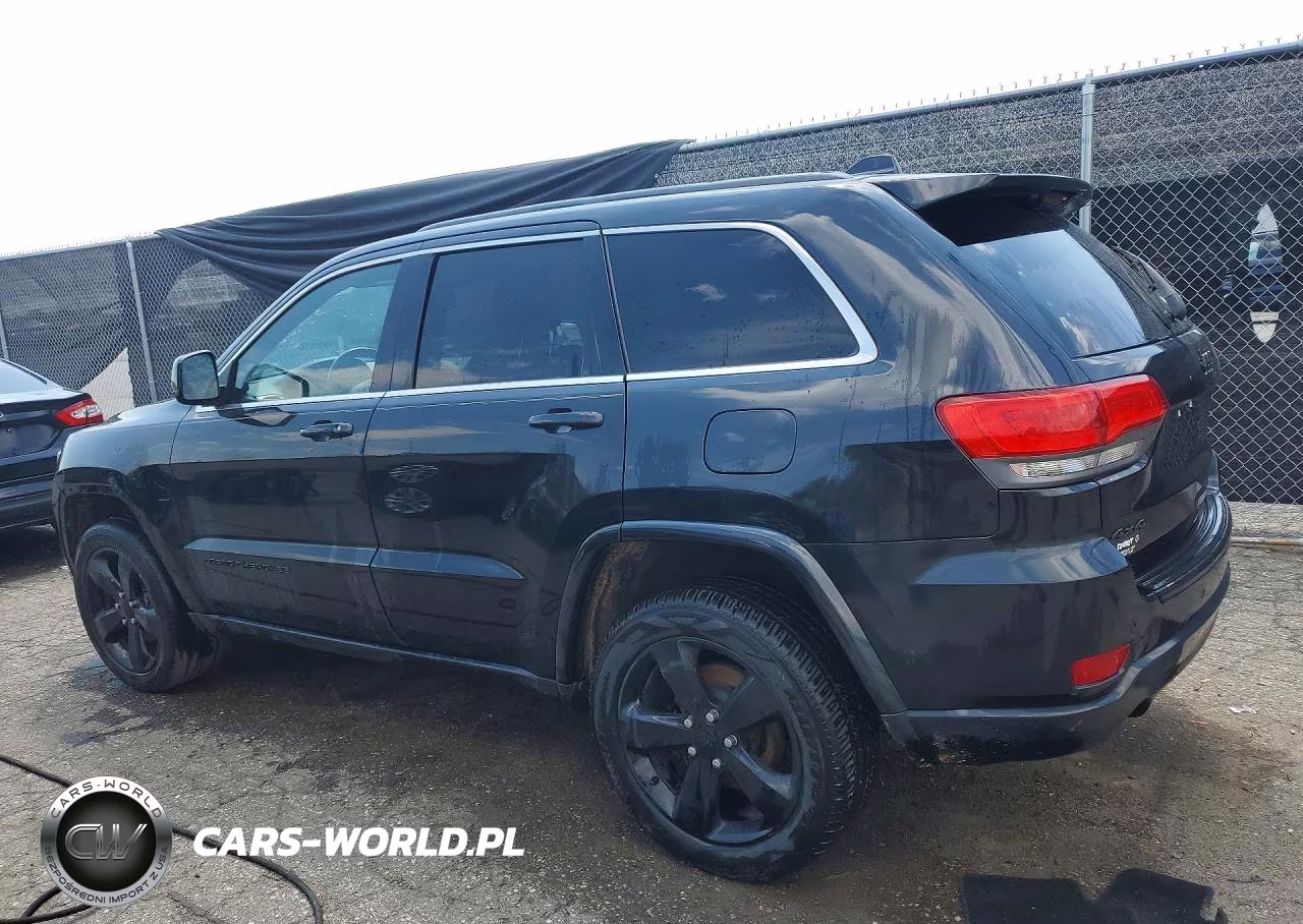 2015 Jeep Grand Cherokee Laredo VIN:1C4RJFAG3FC698047 - 2