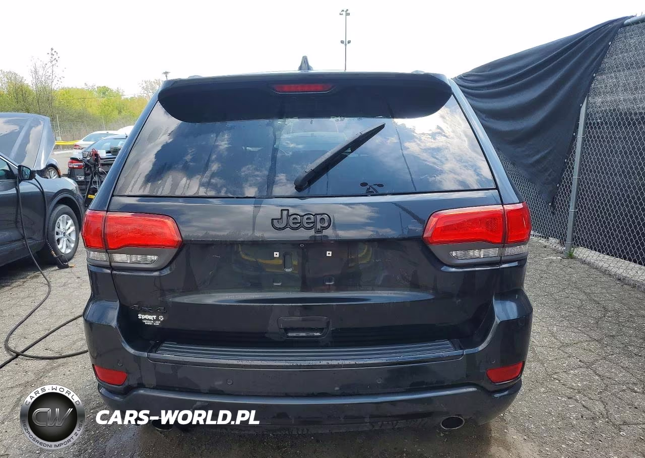 2015 Jeep Grand Cherokee Laredo VIN:1C4RJFAG3FC698047 - 6