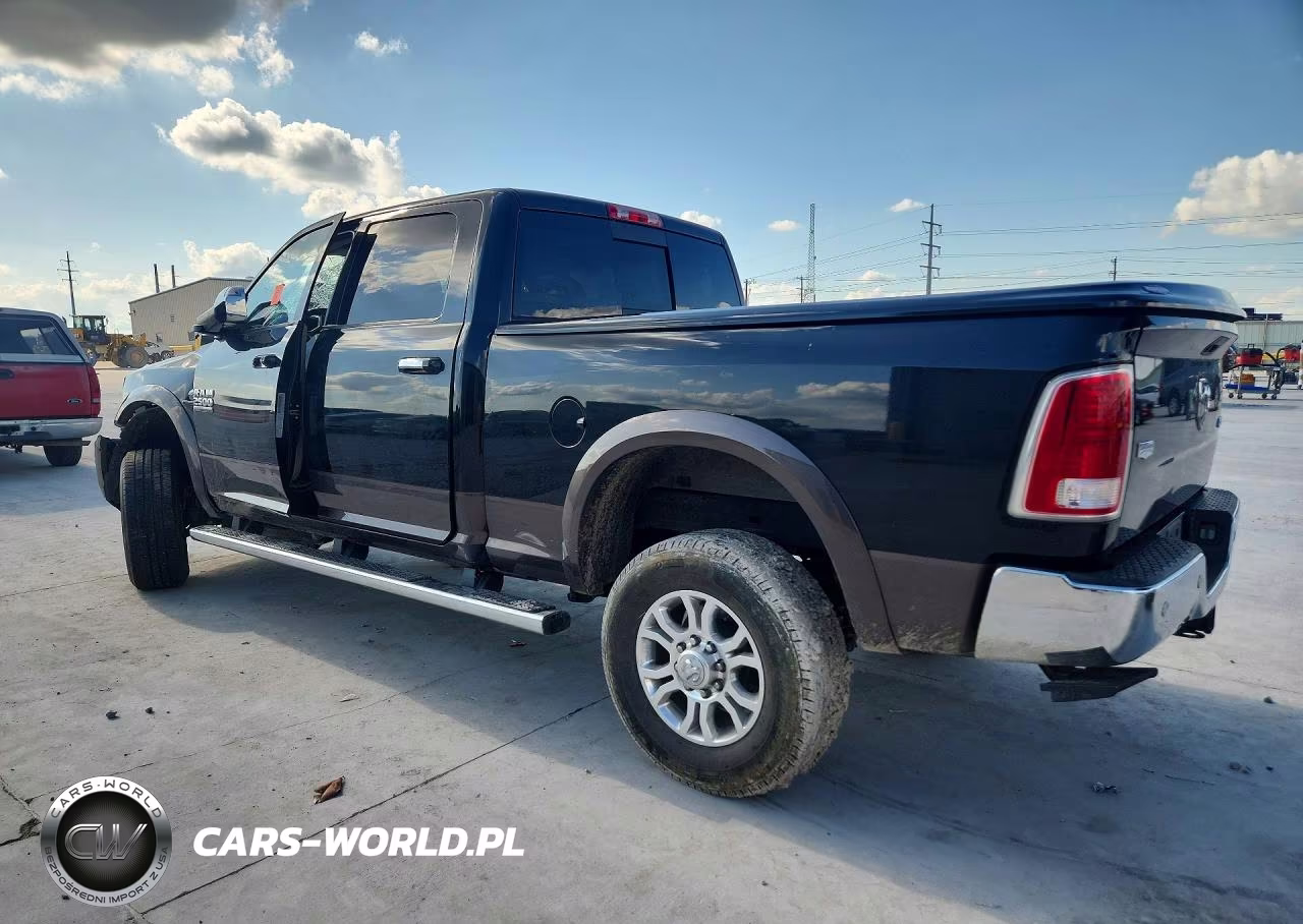 2018 Ram 2500 Laramie VIN:3C6UR5FL1JG289898 - 2