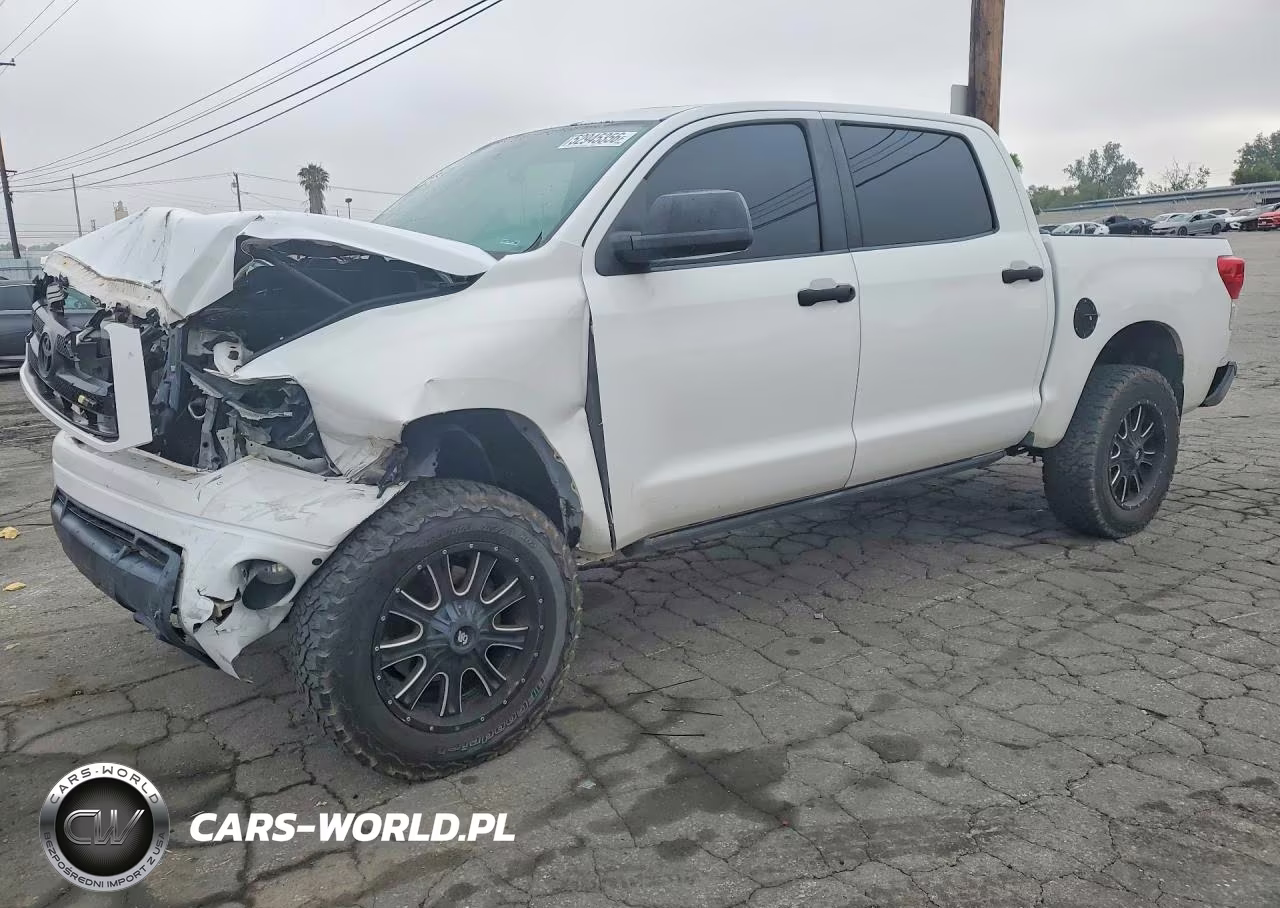 2013 Toyota Tundra Crewmax Sr5