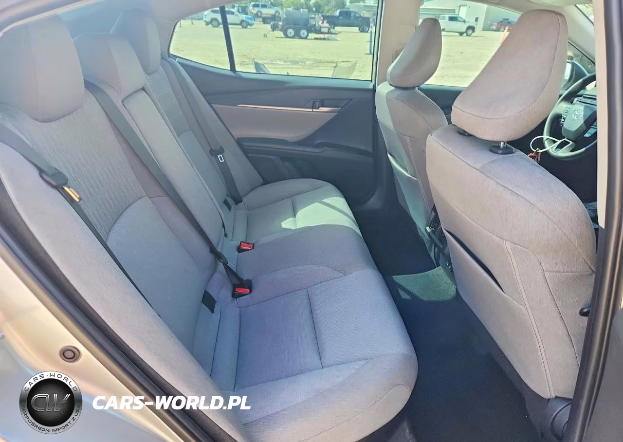 2025 Toyota Camry Le VIN:4T1DAACK2SU638517 - 10
