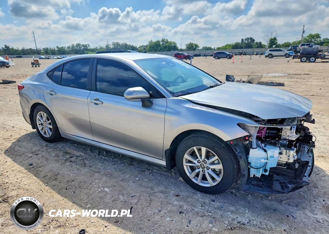 2025 Toyota Camry Le VIN:4T1DAACK2SU638517 - 4