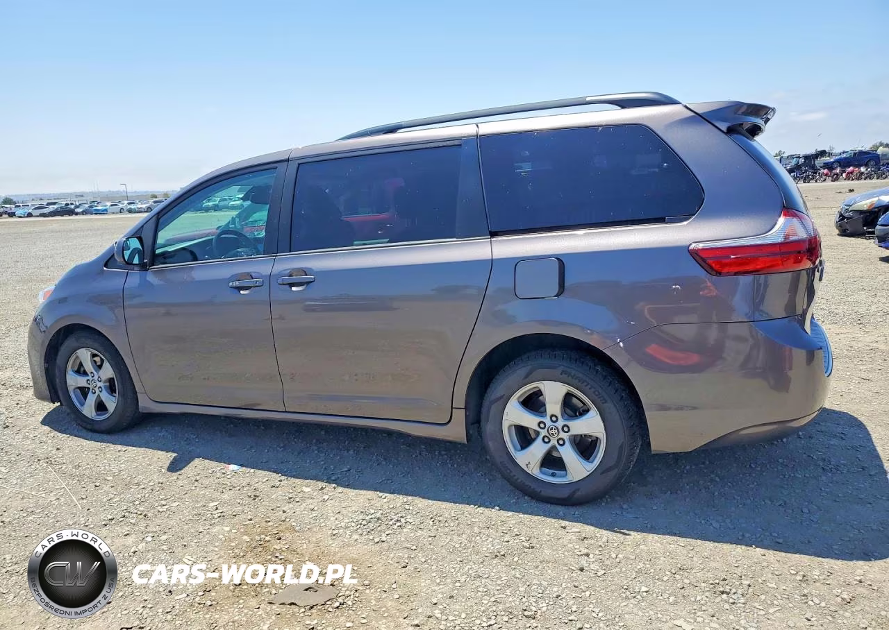 2020 Toyota Sienna Le VIN:5TDKZ3DC6LS065456 - 2
