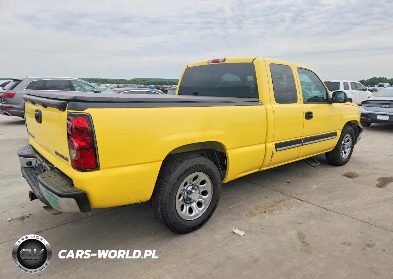 2004 Chevrolet Silverado C1500 VIN:1GCEC19VX4Z185824 - 3