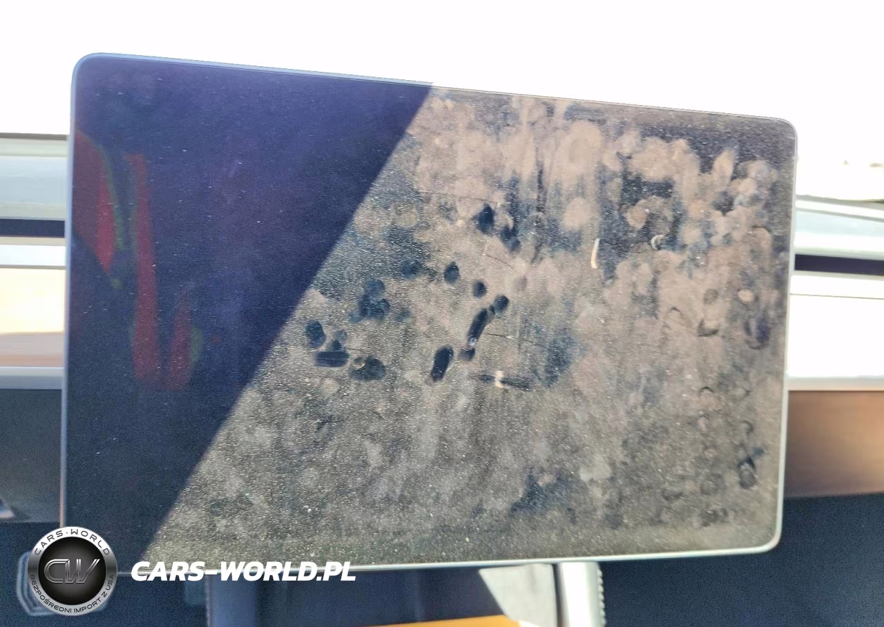 2023 Tesla Model 3 VIN:5YJ3E1EA4PF476561 - 9