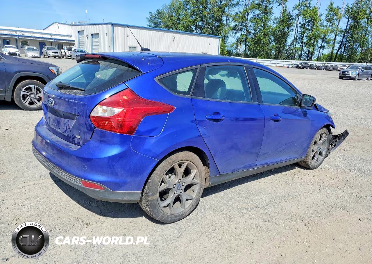 2014 Ford Focus Se VIN:1FADP3K26EL421553 - 3
