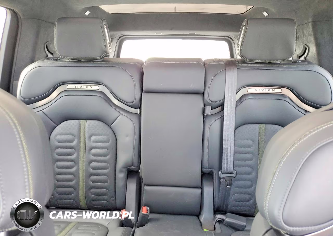 2025 Rivian R1S Adventure VIN:7PDSGBBA3SN053036 - 10