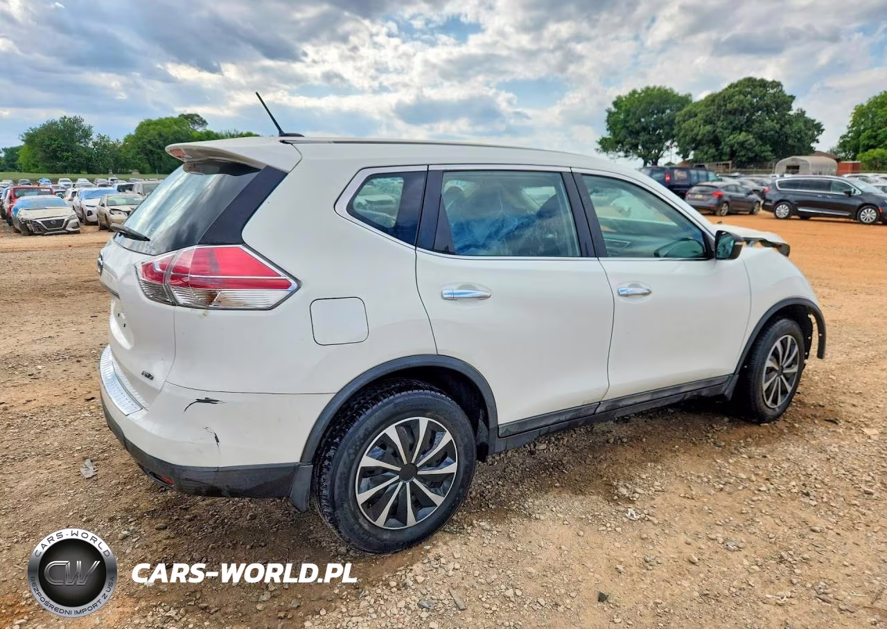 2015 Nissan Rogue S VIN:5N1AT2MV7FC835755 - 3