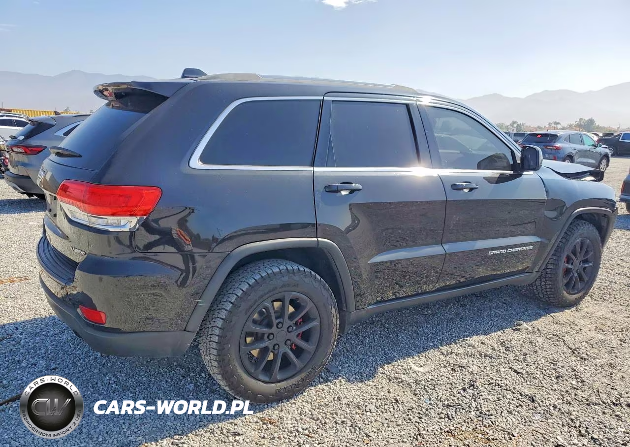 2015 Jeep Grand Cherokee Laredo VIN:1C4RJEAG7FC808463 - 3